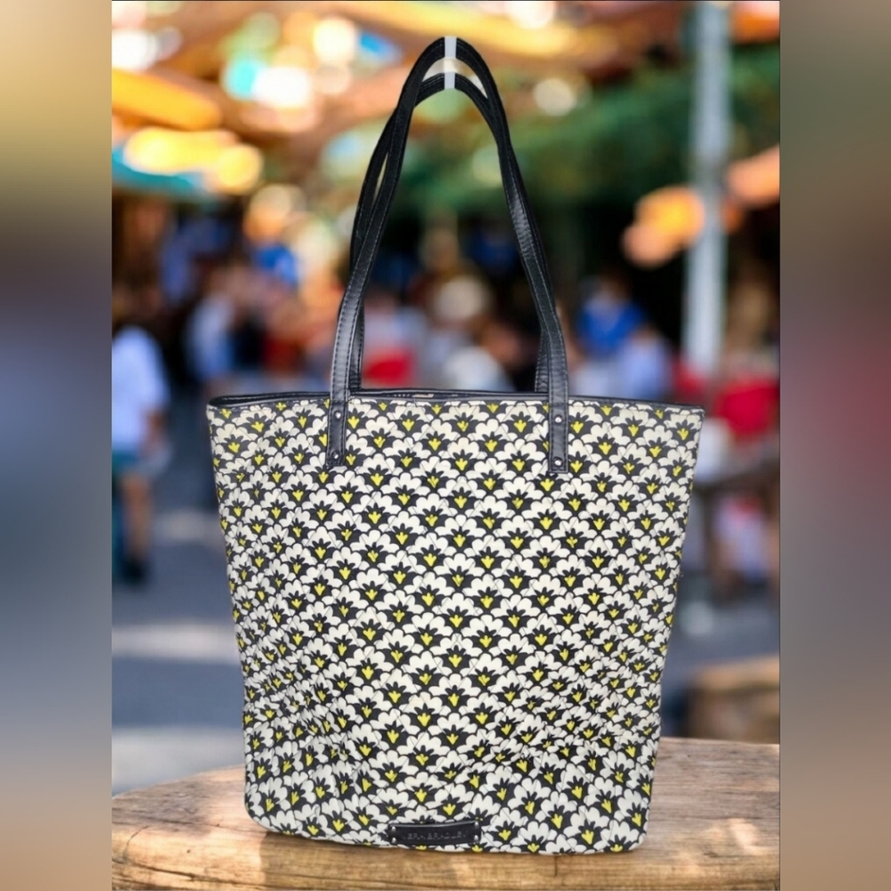 Vera Bradley Tote In Fanfare Pattern